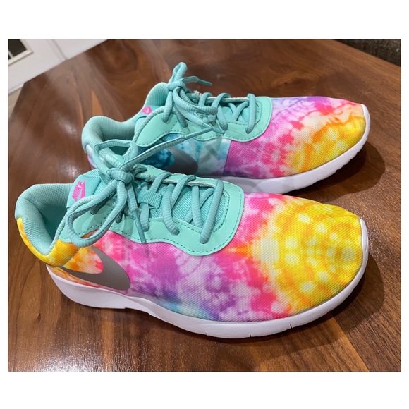 Nike tanjun print tropical twist Clearance